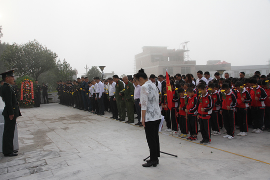 30烈士纪念日,马白烈士陵园举行烈士公祭活动
